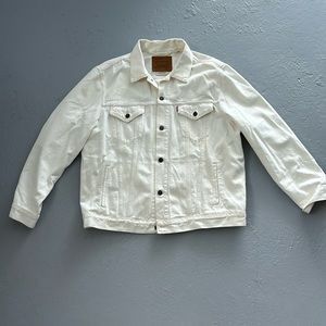 Levi’s white denim jacket